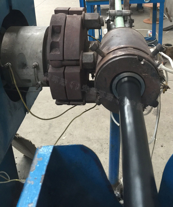 耐腐采樣復(fù)合管線(xiàn)生產(chǎn)線(xiàn)